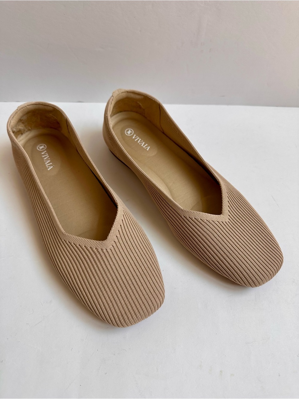 VIVAIA Margot Square Toe V Cut Women's Almond Ballet Flats 41 9.5